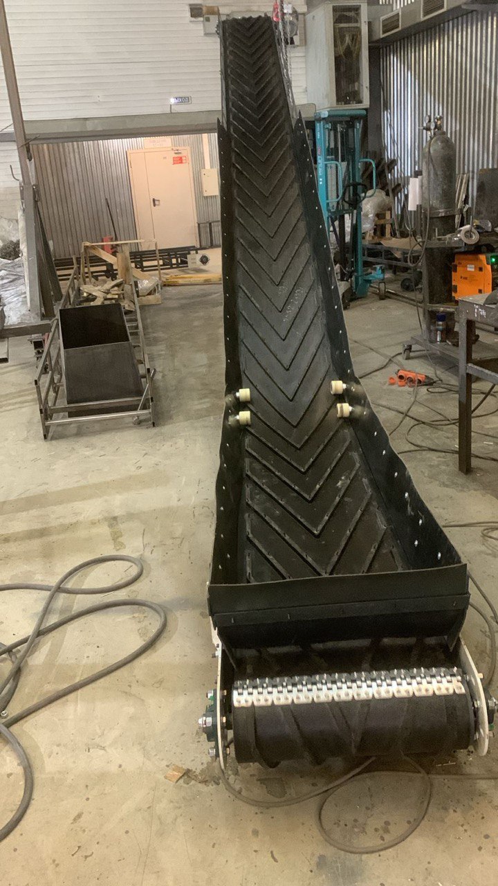 Ленточный конвейер шевронный L 8000